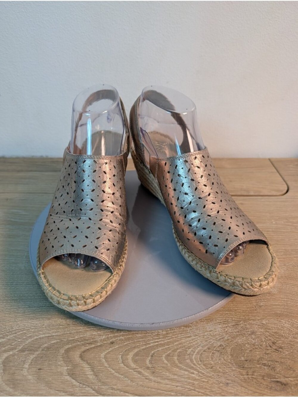 Women's Size 9 Clarks Artisan Leather Wedge Sandals Petrina Gail Rose Gold